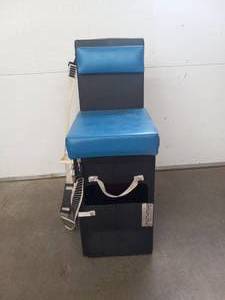 lot 21 image: THE KEEPER DLX- ICE FISHING CHAIR