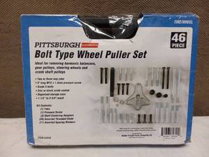 lot 30 image: PITTSBURGH BOLT TYPE WHEEL PULLER SET