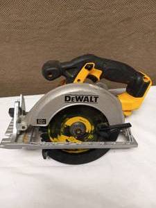 lot 35 image: DEWALT DCS391B 20V MAX 6-12 CIRCULAR SAW