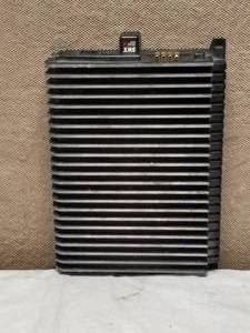 lot 47 image: KICKER ZR240 AMPLIFIER