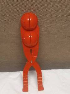 lot 61 image: SNOWBALL MAKER TOOL