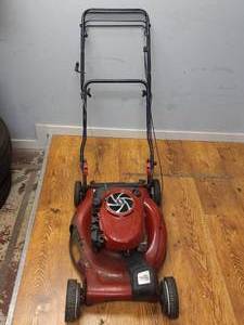 lot 68 image: CRAFTSMAN LAWNMOWER