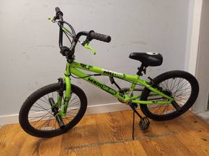 lot 74 image: MADD GEAR 20 FREESTYLE BMX BIKE