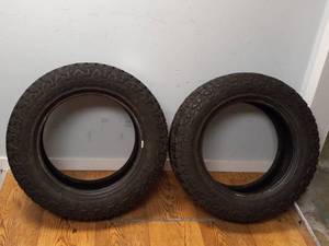 lot 81 image: 2 27560 R20 SIZE TIRES