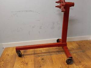 lot 82 image: ROTATING MOTOR ENGINE STAND