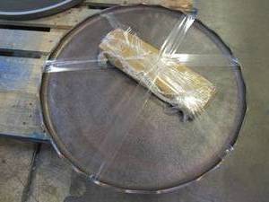 lot 253 image: Kate and Laurel Alessia Modern Round Metal Coffee Table, 25 x 25 x 15, Bronze (OUT OF BOX)