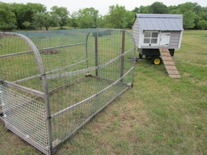 lot 3 image: Chicken Coop & Run