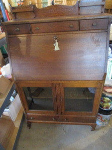 lot 10 image: Dropfront Desk