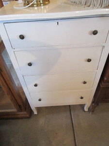 lot 11 image: Dresser