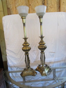 lot 16 image: Pair of Lamps