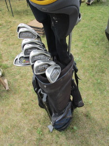 lot 77 image: Tour Edge Clubs & Bag