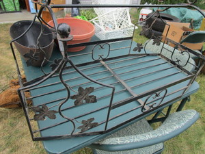 lot 90 image: Planters, Baskets