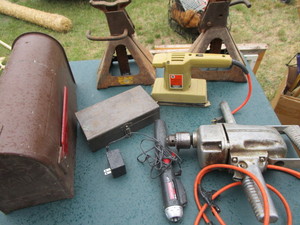 lot 120 image: Mailbox, Drill, Jacks