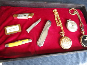 lot 134 image: Pocket Watches, Knives