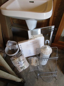 lot 140 image: Bathroom Fixtures & Accessories