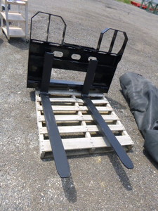 Legend 5500 Lb. Walk Through Forks