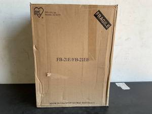 lot 135 image: IRIS USA Set of Four Clear Plastic Stackable Storage Bin Totes