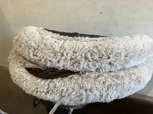 lot 210 image: 57 in. Round Mixed WhiteBrownTaupe Plush Pet Bed