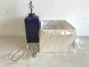 lot 285 image: Dcor Therapy Kennedy Blue Ceramic Table Lamp