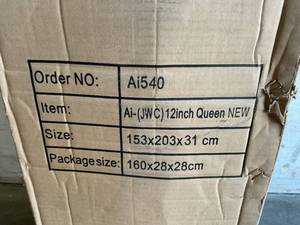 lot 79 image: JINGWEI 12 inch Innerspring Hybrid Queen Size Mattress in a Box