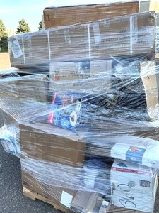 lot 413 image: Wholesale Pallet of Assorted Miscellaneous Items