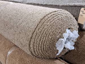 lot 787 image: Lot of (1) Carpet 25x12