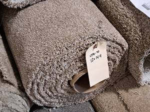 lot 809 image: Lot of (1) Carpet CPR-70 14.4x12