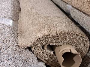 lot 814 image: Lot of (1) Carpet CPR 110 13x12