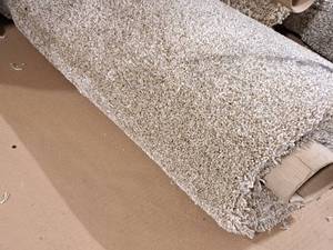 lot 818 image: Lot of (1) 12 Carpet