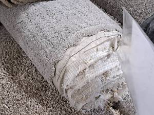 lot 820 image: Lot of (1) Atria Zircon Carpet LPR-10 14x12