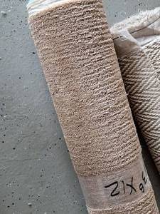 lot 897 image: Lot of (1) Carpet LPR-04 138x12