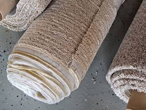 lot 902 image: Lot of (1) Carpet LPR-07 13x12