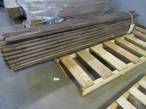 lot 539 image: Vigoro 6 ft. x 8 ft. Caramel Brown Full Round Bamboo Fence