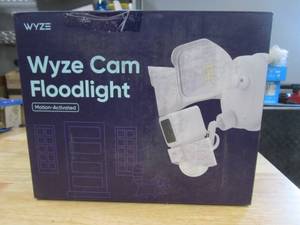 lot 577 image: WYZE Wired Outdoor Wi-Fi Floodlight Home Security Camera (MISSING MOUNTING BRACKET & HOOK)