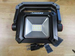 lot 580 image: Husky 1000 Lumens LED Portable Work Light
