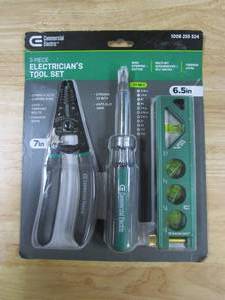 lot 558 image: Commercial Electric Electricians Tool Set (3-Piece)