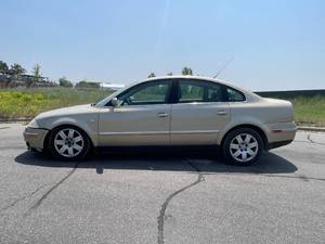 lot 11 image: 2003 Volkswagen Passat GLX 4Motion - AWD