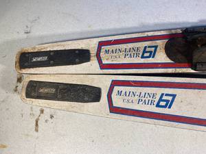 lot 58 image: Ski master Water Skis