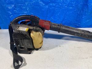 lot 29 image: Homelite Gas Powered Leaf Blower