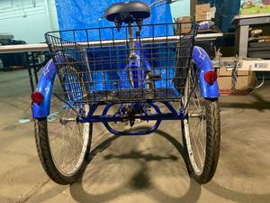 lot 23 image: Schwinn 3 Wheel Bike