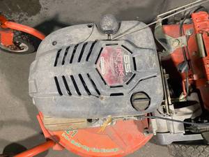 lot 10 image: Briggs and Straton Intek 6.5Hp push mower