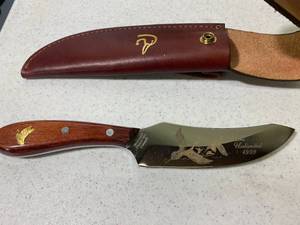 lot 81 image: Ducks Unlimited 1999 Collectible Knife