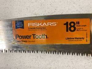 lot 47 image: Fiskars & Masterforce Saws