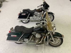 lot 88 image: 2 Harley Davidson Collectible Die Cast