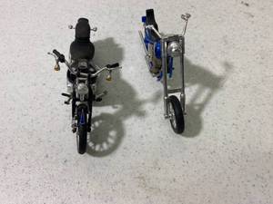 lot 89 image: 2 Harley Davidson Collectible Die Cast