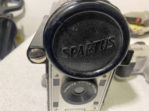 lot 72 image: 2 Vintage Cameras