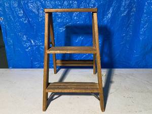lot 70 image: Wooden 2 Step Ladder