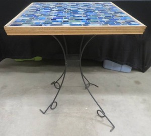 lot 13 image: SMALL PATIO TABLE