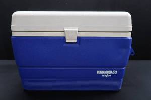 lot 21 image: IGLOO ULTRA GOLD 50 COOLER