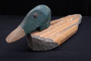 lot 63 image: VINTAGE HAND CARVED DECOY MALLARD